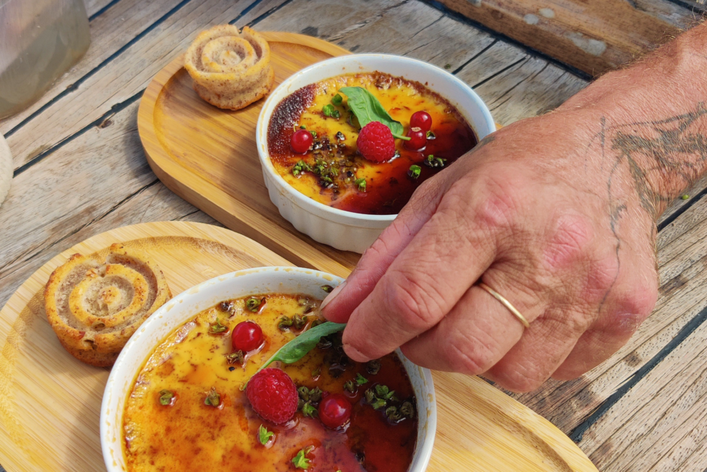 brunch en mer le weekend en bateau traditionnel